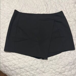 EXPRESS Black Skort